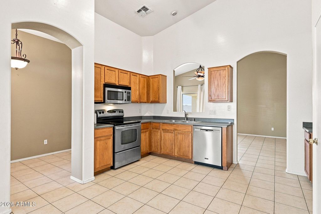 13229 W Lisbon Lane, Surprise, AZ 85379 — photo 5