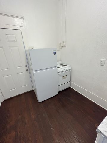 2514 Avenue M 2, Galveston, TX 77550