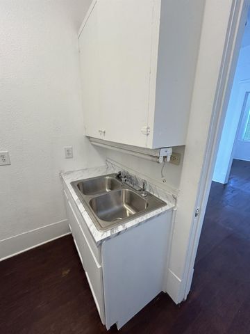 2514 Avenue M 2, Galveston, TX 77550
