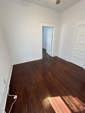 2514 Avenue M 2, Galveston, TX 77550