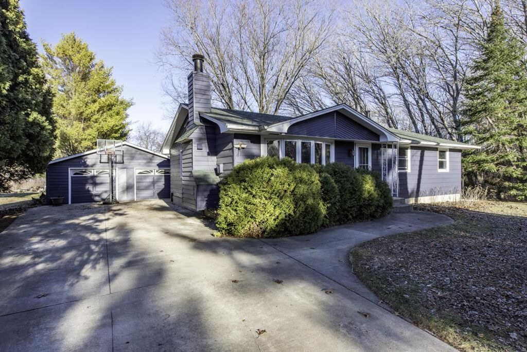 9705 8th AVENUE, Pleasant Prairie, WI 53158