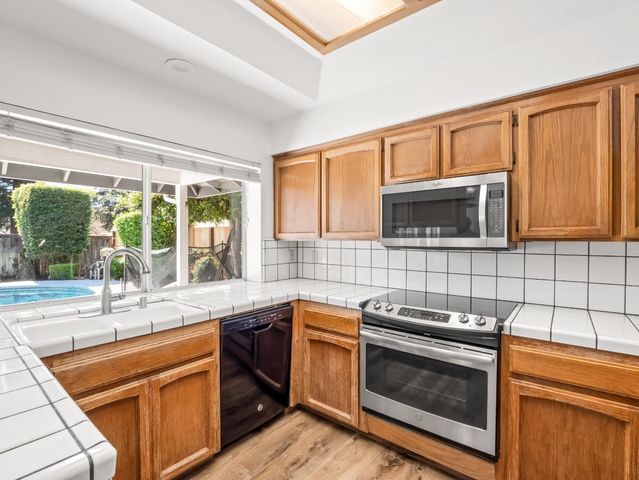 1587 E Trenton Avenue, Fresno, CA 93720