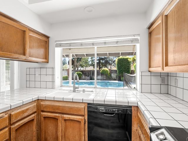 1587 E Trenton Avenue, Fresno, CA 93720