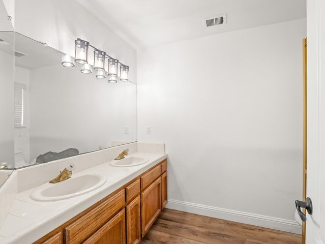 1587 E Trenton Avenue, Fresno, CA 93720