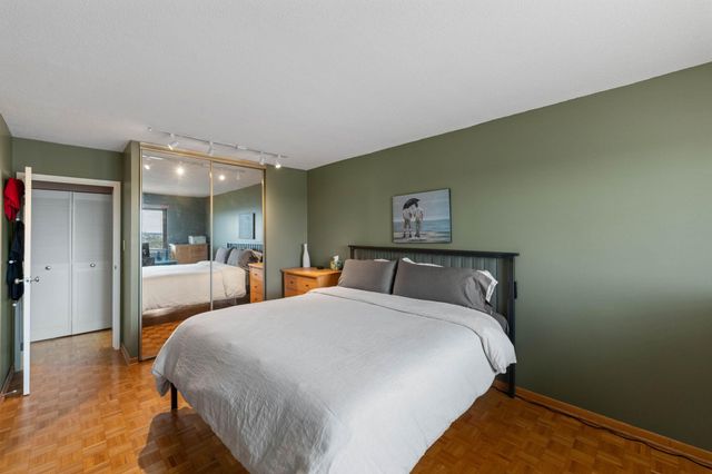 400 Groveland Avenue 1208, Minneapolis, MN 55403