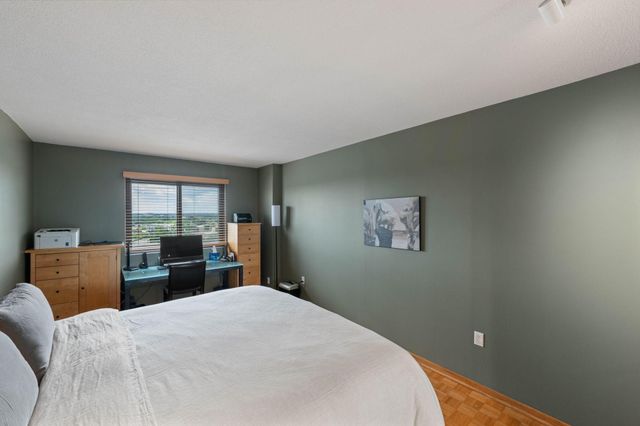 400 Groveland Avenue 1208, Minneapolis, MN 55403