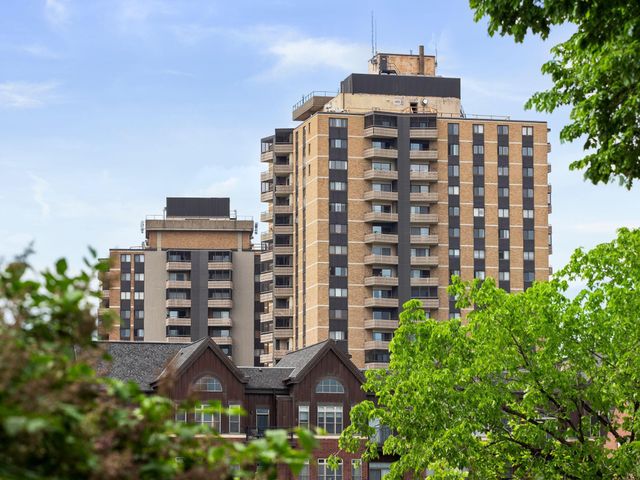 400 Groveland Avenue 1208, Minneapolis, MN 55403