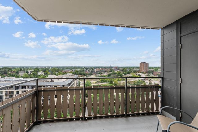 400 Groveland Avenue 1208, Minneapolis, MN 55403