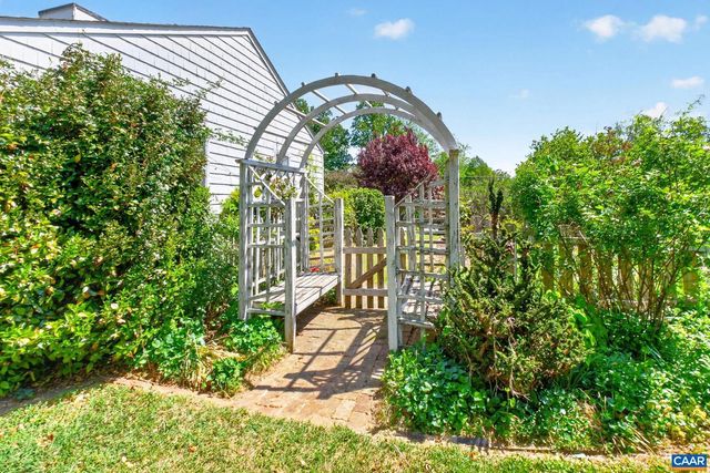 2519 COMMONWEALTH DR, Charlottesville, VA 22901