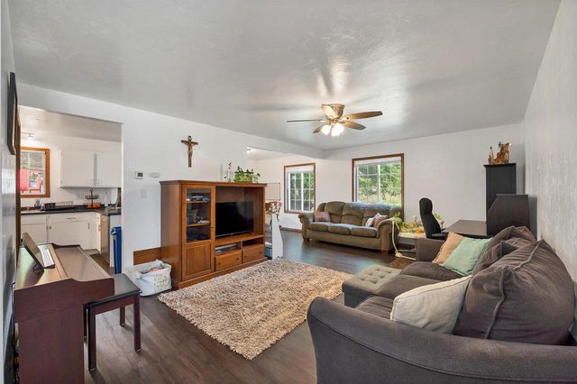 2322 CEDAR RIDGE COURT, Green Bay, WI 54313