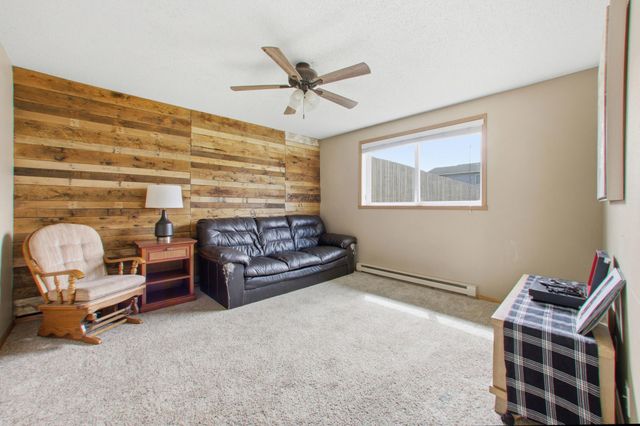 2218 59th Avenue S, Fargo, ND 58104