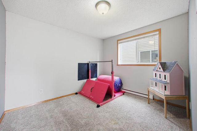 2218 59th Avenue S, Fargo, ND 58104