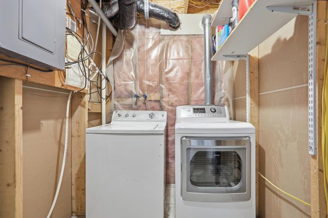 2218 59th Avenue S, Fargo, ND 58104