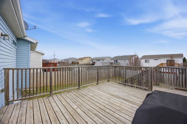 2218 59th Avenue S, Fargo, ND 58104