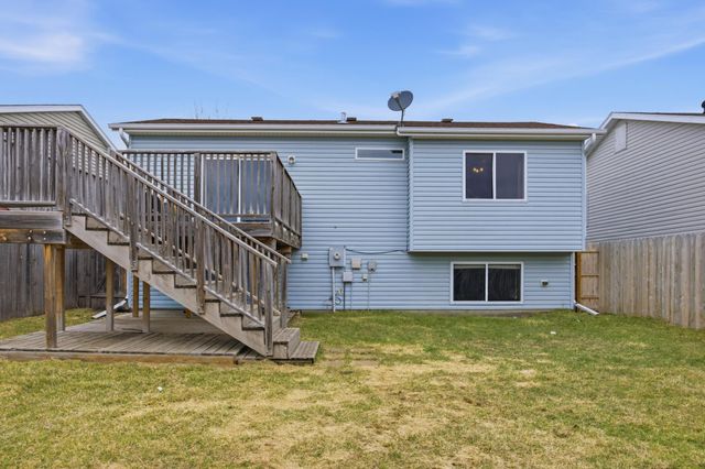 2218 59th Avenue S, Fargo, ND 58104