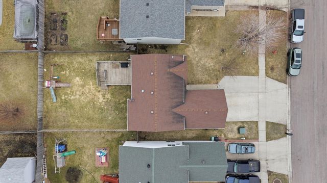 2218 59th Avenue S, Fargo, ND 58104