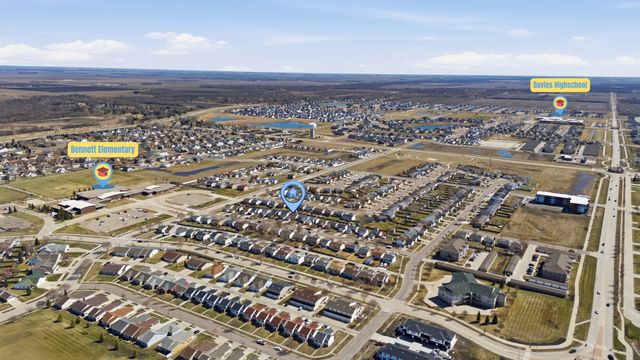 2218 59th Avenue S, Fargo, ND 58104