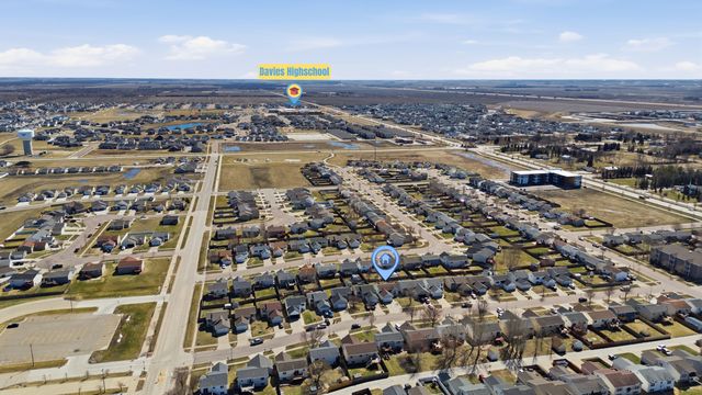 2218 59th Avenue S, Fargo, ND 58104