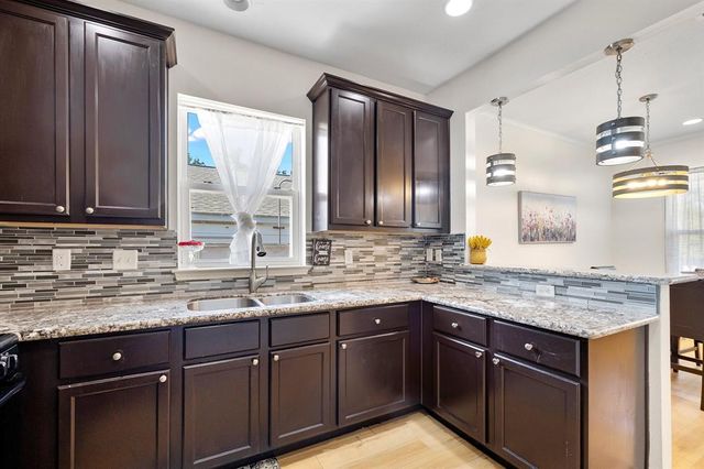 2107 54th Street, Galveston, TX 77551