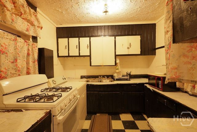 645 E 31st Street, Savannah, GA 31401