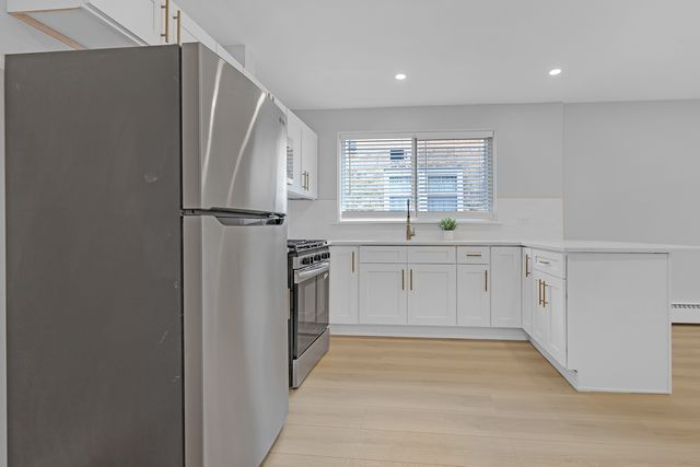 2712 W Balmoral Avenue 2E, Chicago, IL 60625