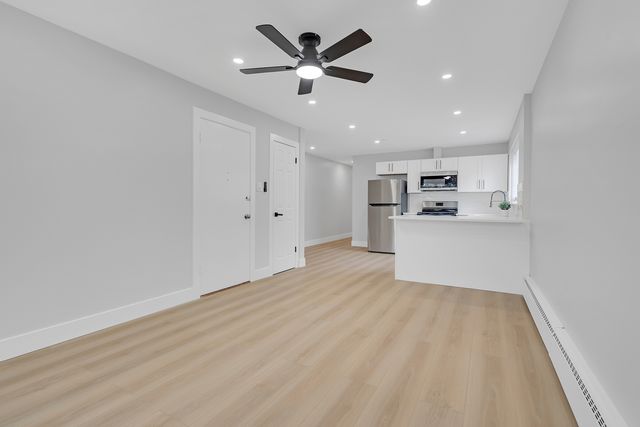 2712 W Balmoral Avenue 2E, Chicago, IL 60625