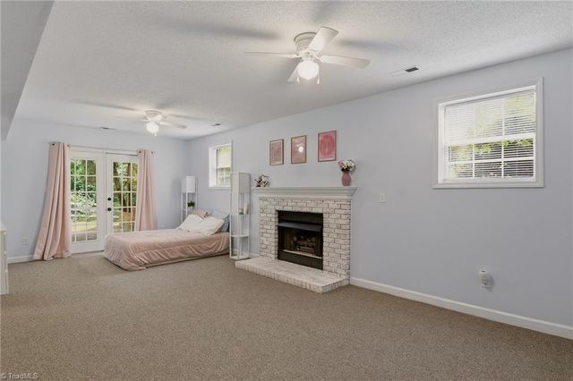 1733 Abbottsford Drive, Kernersville, NC 27284