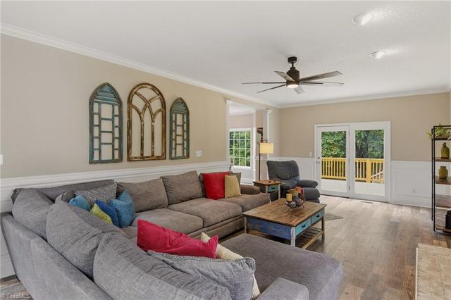 1733 Abbottsford Drive, Kernersville, NC 27284