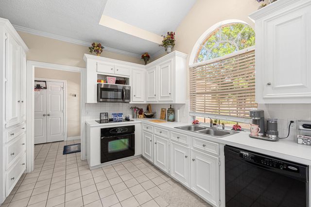 7202 N Fawn River Circle, Spring, TX 77379