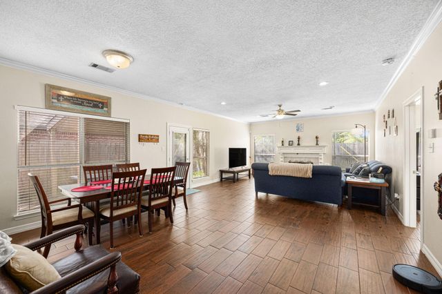 7202 N Fawn River Circle, Spring, TX 77379