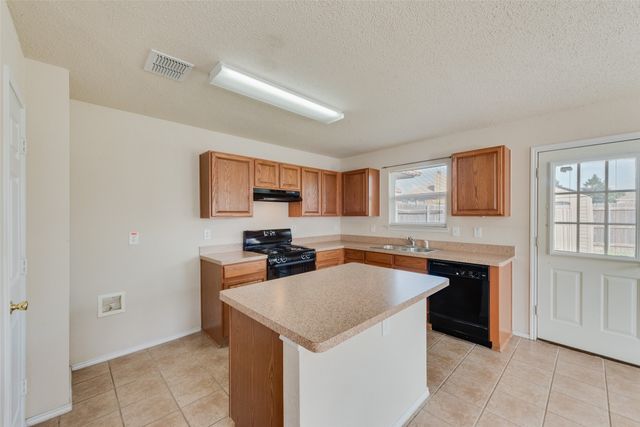 227 Deerfield Court, Cedar Hill, TX 75104