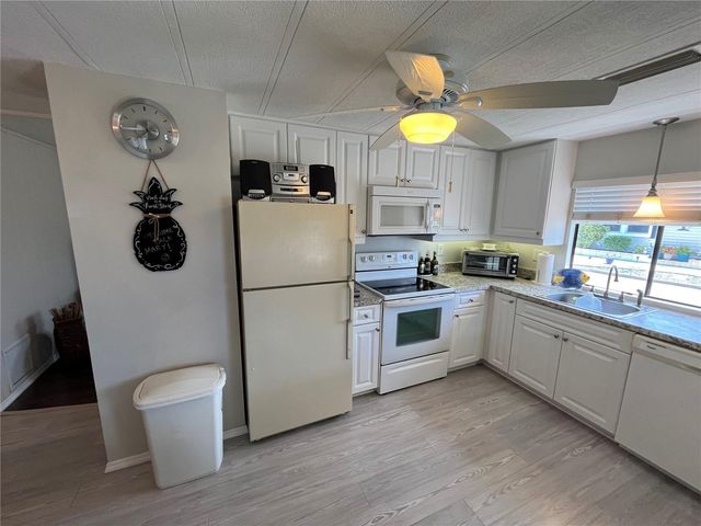 533 CERVINA DRIVE S, Venice, FL 34285