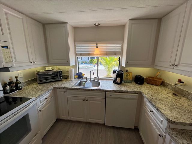 533 CERVINA DRIVE S, Venice, FL 34285
