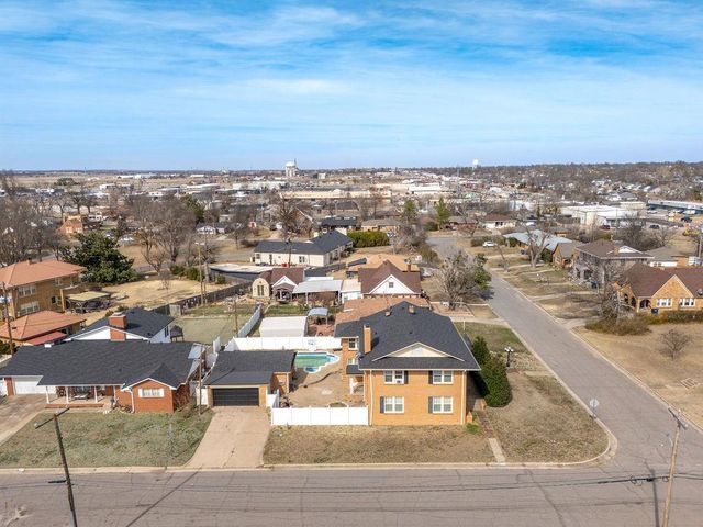 1002 Jefferson Place, Shawnee, OK 74801