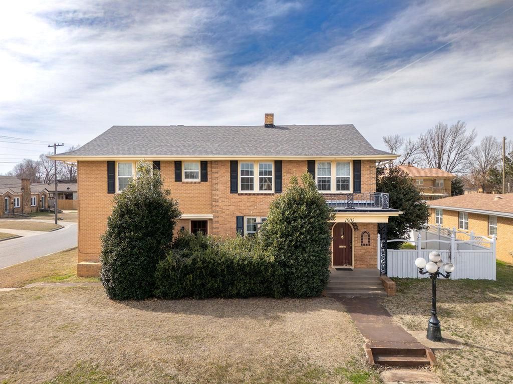 1002 Jefferson Place, Shawnee, OK 74801