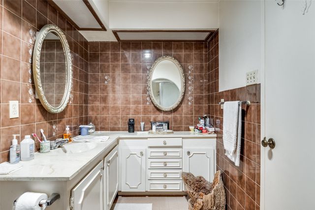 3954 Dalgreen Drive, Dallas, TX 75214