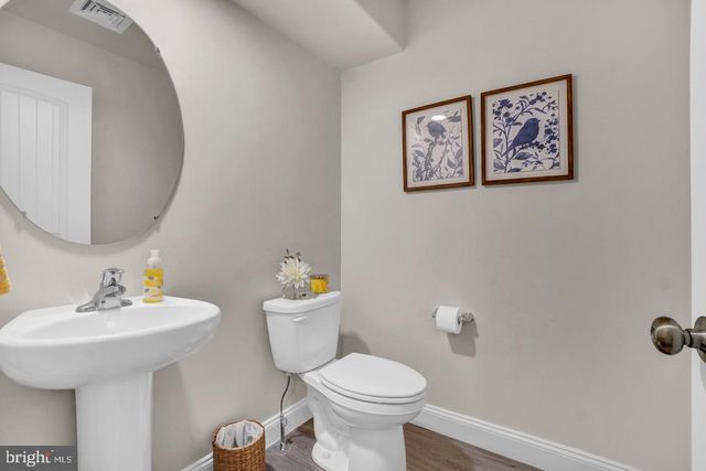 19 ELI DR, York, PA 17404