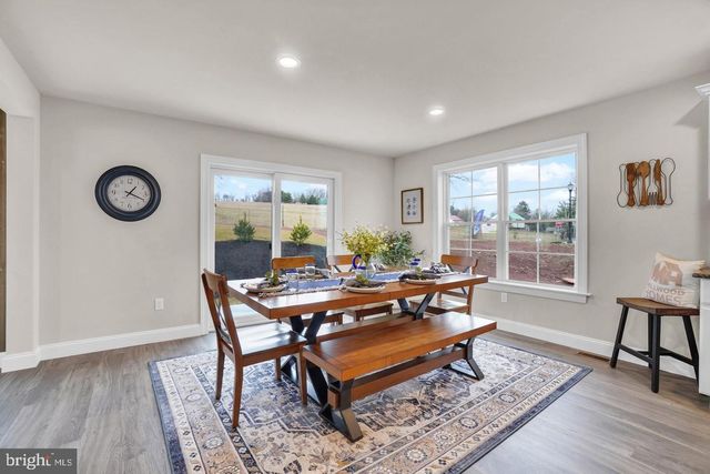 19 ELI DR, York, PA 17404