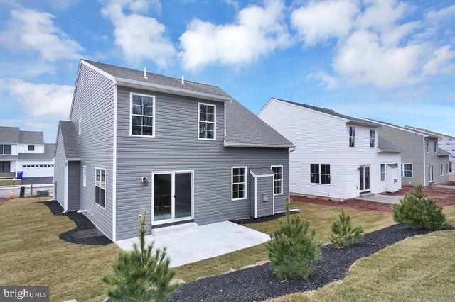 19 ELI DR, York, PA 17404