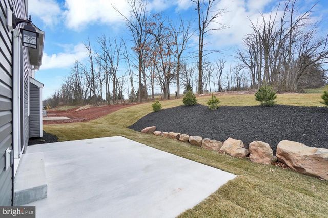 19 ELI DR, York, PA 17404