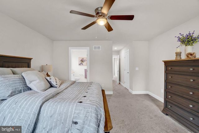 19 ELI DR, York, PA 17404