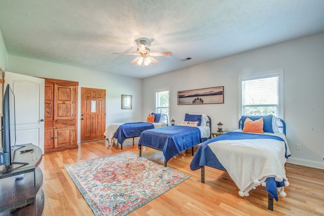 1215 BEAVER CREEK RD, Braden, TN 38049