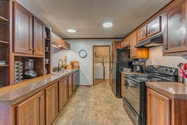 1215 BEAVER CREEK RD, Braden, TN 38049