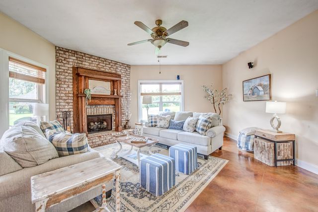 1215 BEAVER CREEK RD, Braden, TN 38049