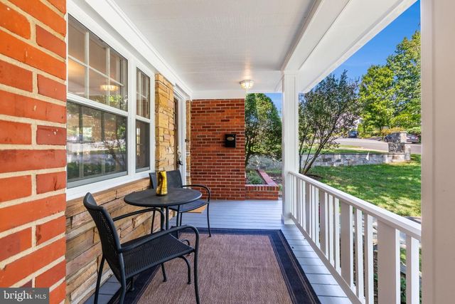 2524 N RIDGEVIEW RD N, Arlington, VA 22207