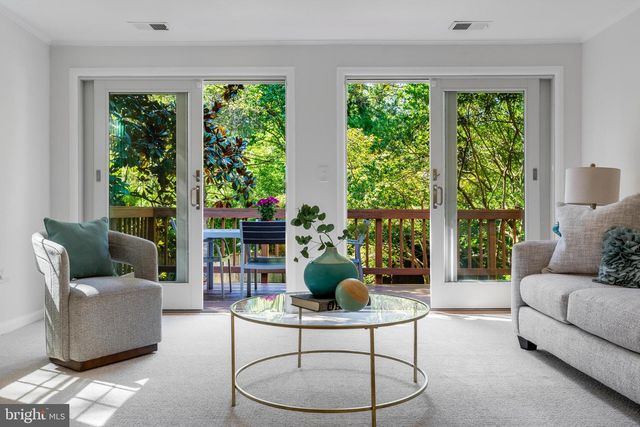 2524 N RIDGEVIEW RD N, Arlington, VA 22207