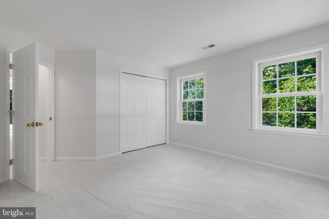 2524 N RIDGEVIEW RD N, Arlington, VA 22207