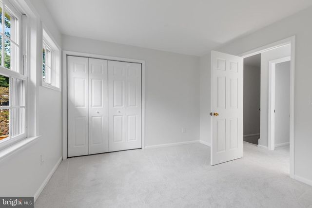 2524 N RIDGEVIEW RD N, Arlington, VA 22207