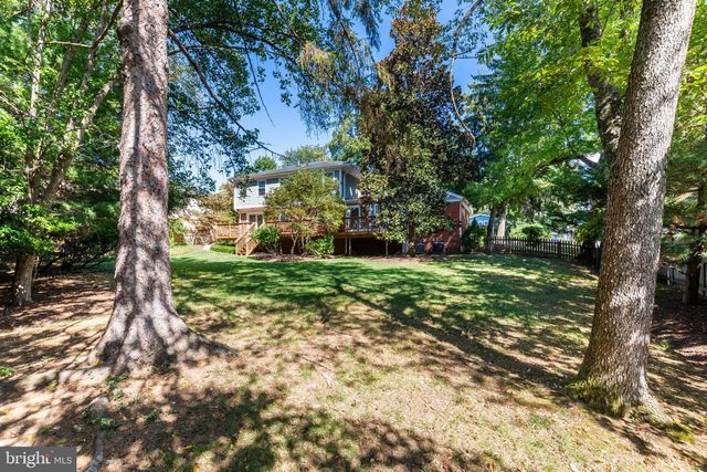 2524 N RIDGEVIEW RD N, Arlington, VA 22207