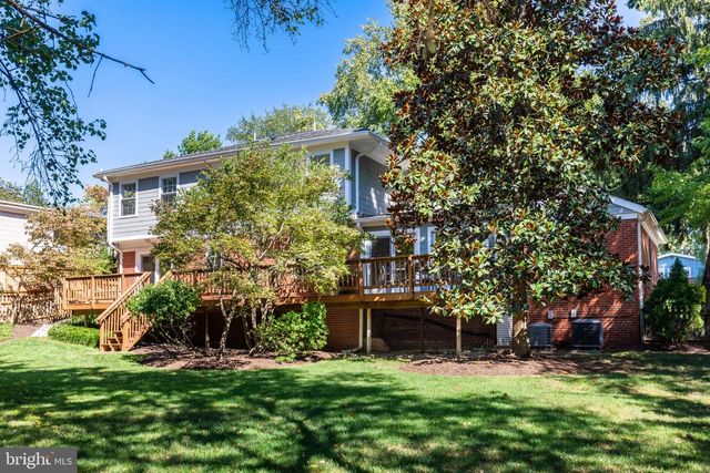 2524 N RIDGEVIEW RD N, Arlington, VA 22207